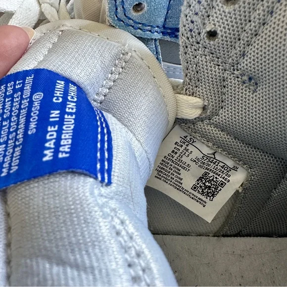 Nike Air Jordan 1 Retro High OG Hyper Royal Womens Blue and White Sneakers - Picture 8 of 8